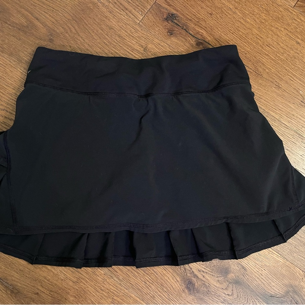 Lululemon Pacesetter Black Skirt size 4